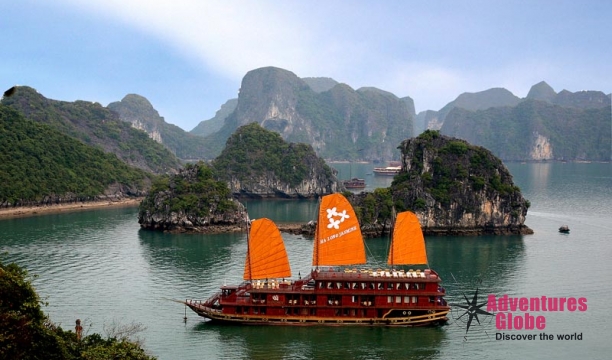 Halong-Bay-junk